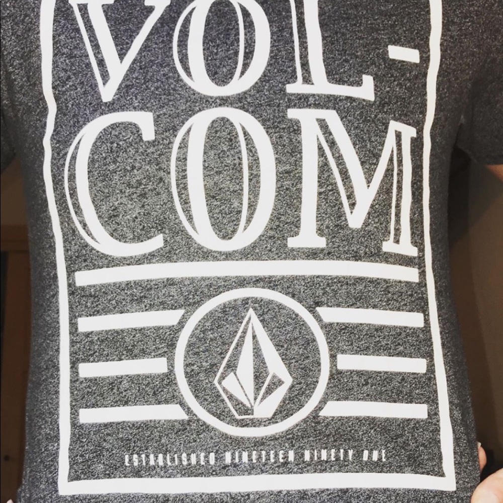 Volcom tshirt